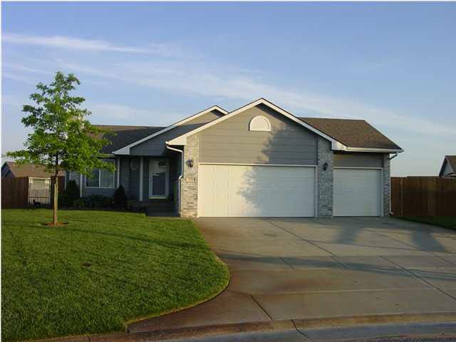 779 E Forest Ct, Haysville, KS 67060