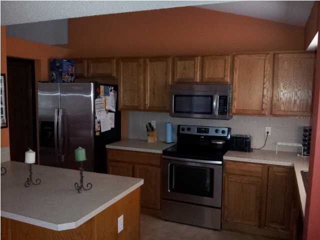 766 E Forest Ct, Haysville, KS 67060