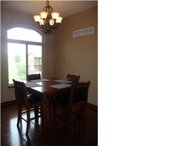 407 N Bailey Mae Ct, Valley Center, KS 67147