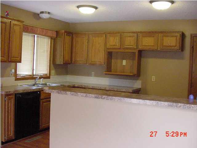 803 N Pine Grv, Wichita, KS 67212