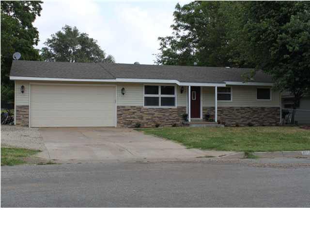 402 E Park, Clearwater, KS 67026