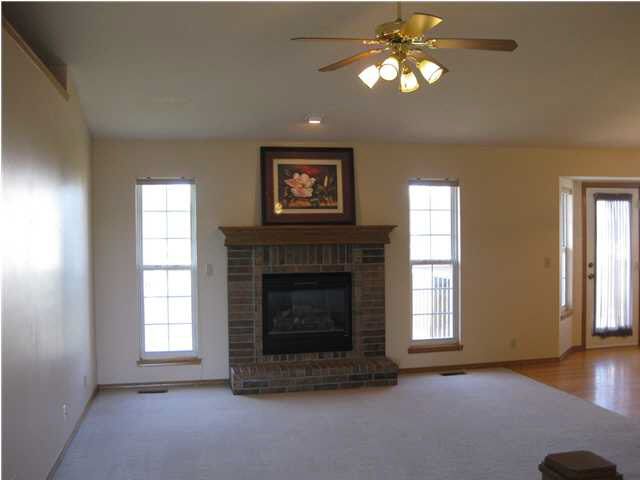 4817 E 44th St N, Bel Aire, KS 67220