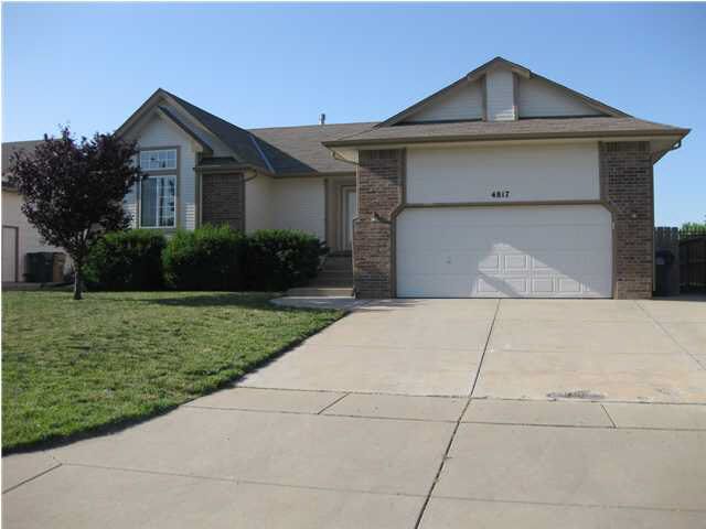 4817 E 44th St N, Bel Aire, KS 67220
