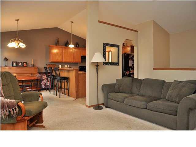 632 E Rolling View Ct, Valley Center, KS 67147