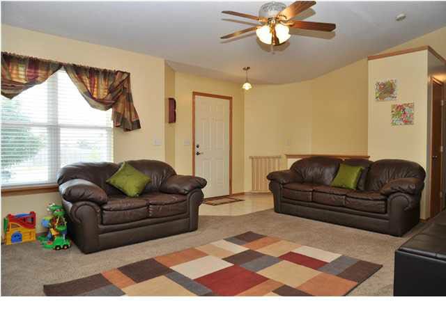 204 Sheffield St, Newton, KS 67114
