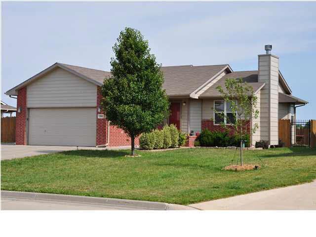 204 Sheffield St, Newton, KS 67114