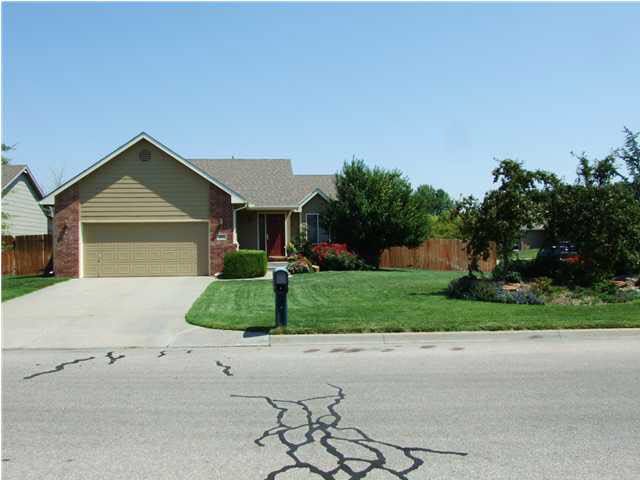 833 S Carriage, Maize, KS 67110