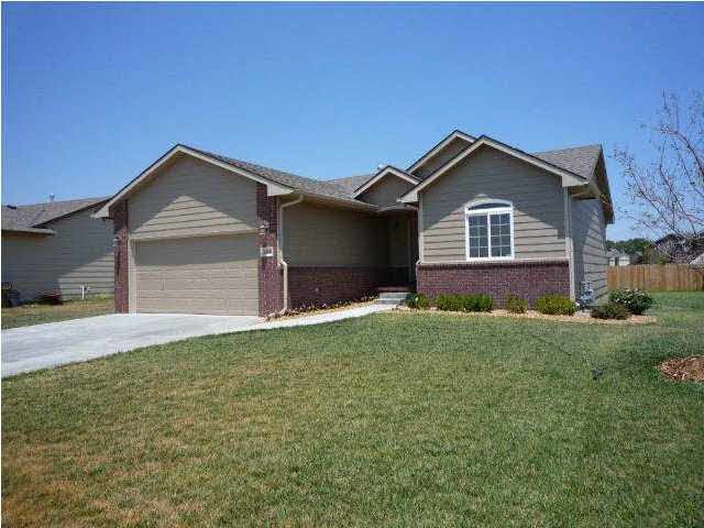 1018 E Winding Lane St, Derby, KS 67037