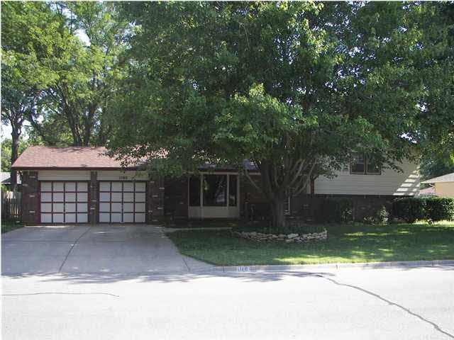 1100 Chestnut Rd, Derby, KS 67037
