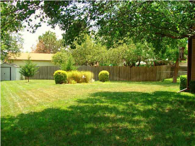 8649 E Chalet Ct, Wichita, KS 67207