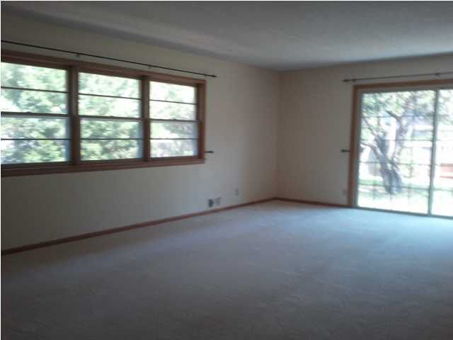 5702 E 19th, Wichita, KS 67208