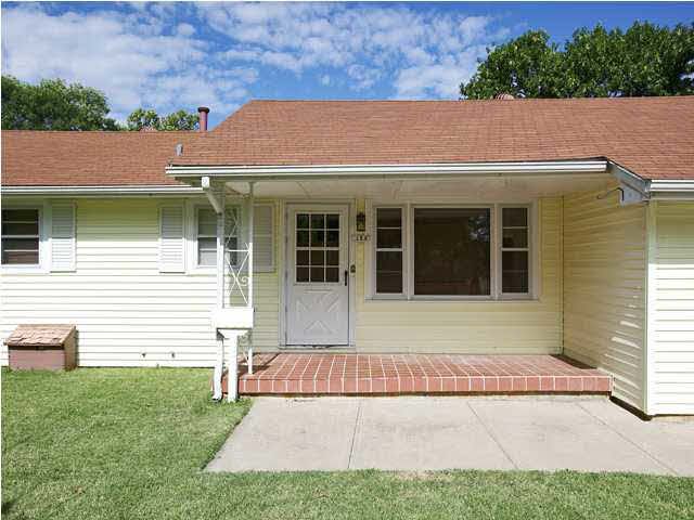 139 N Colby Ave, Valley Center, KS 67147