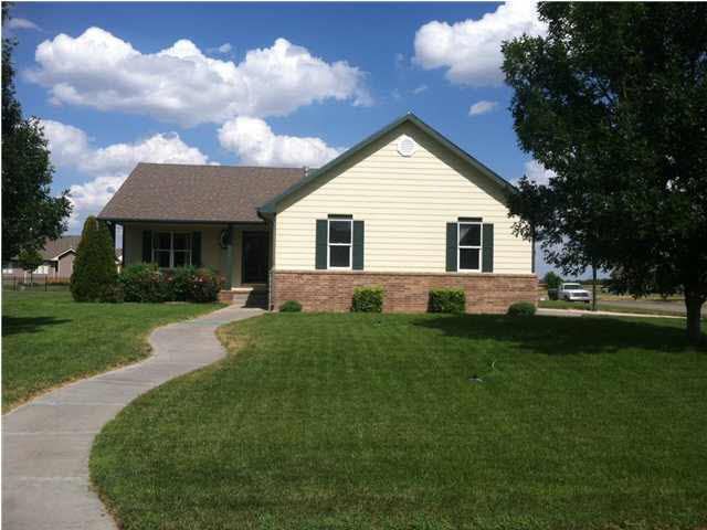 1316 Redbud Ct, Halstead, KS 67056