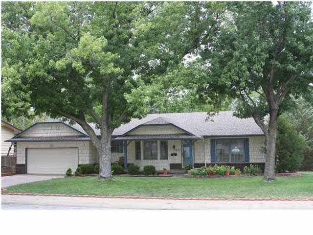 1207 N Armstrong, Derby, KS 67037