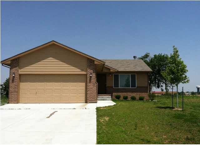 11524 Cedar Ln, Maize, KS 67101