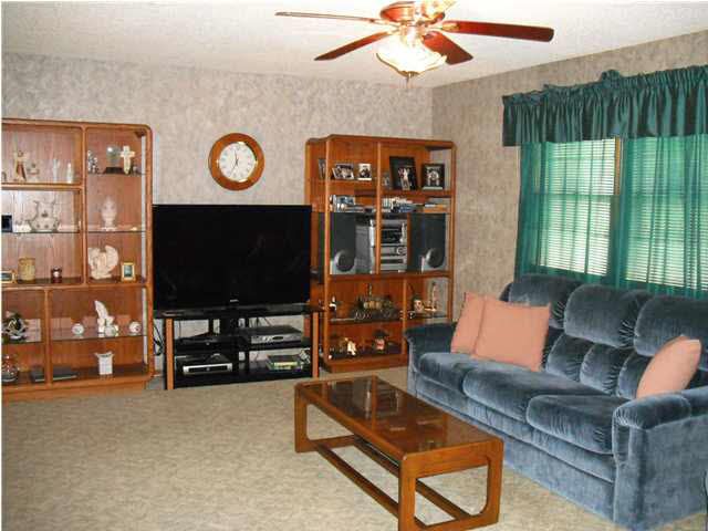 7132 E Zimmerly St, Wichita, KS 67207
