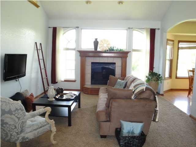 2007 N Mountain Ct, Andover, KS 67002