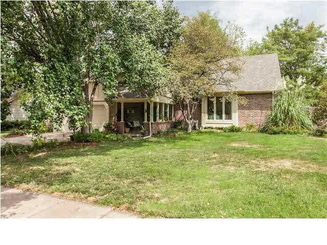 8410 E Overbrook Ln, Wichita, KS 67206