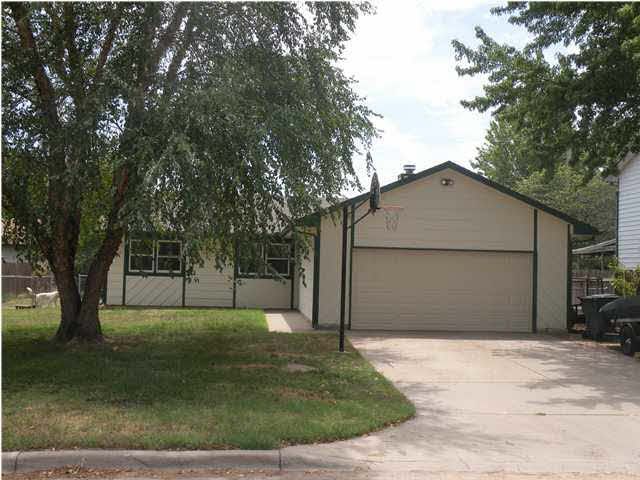 725 E Hemphill Ave, Haysville, KS 67060