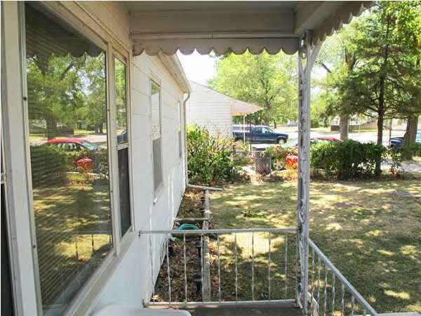 2046 S Vine St, Wichita, KS 67213