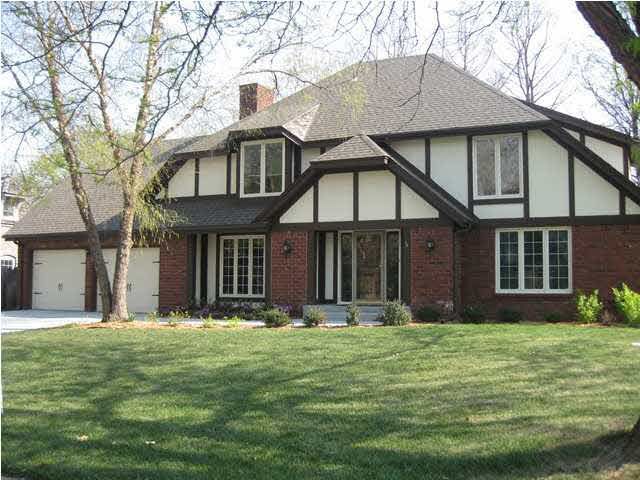 8705 E Overbrook, Wichita, KS 67206