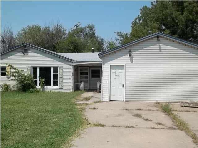 2023 S Crest, Wichita, KS 67207