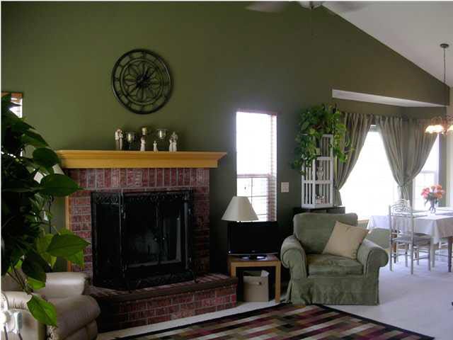 1406 E Summerwood St, Goddard, KS 67052