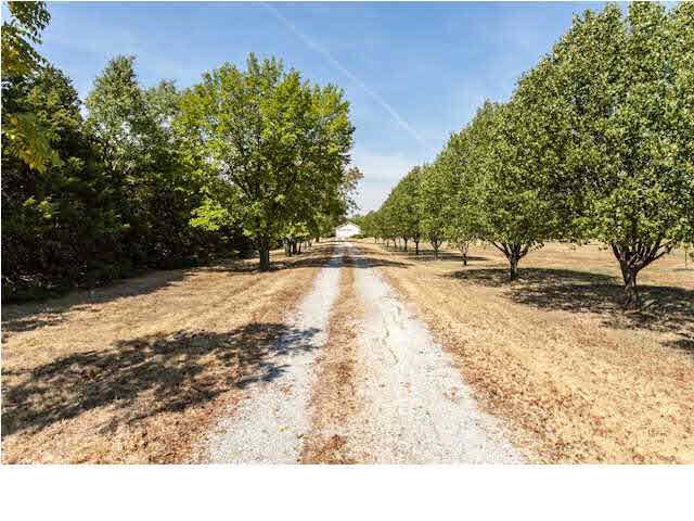 5731 S 103rd St E, Derby, KS 67037