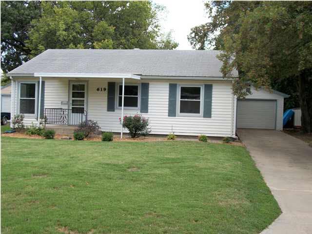 619 W 11th, Newton, KS 67114