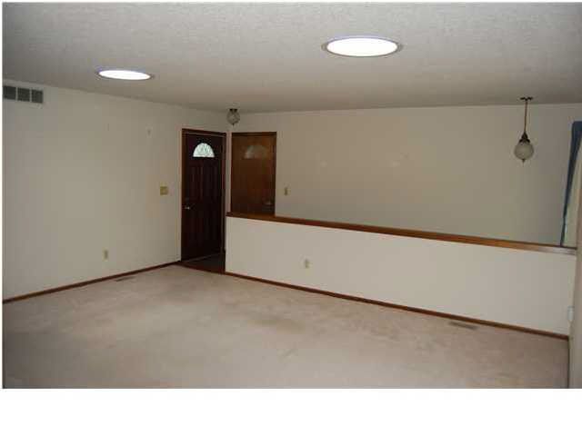 2476 S Dalton, Wichita, KS 67210