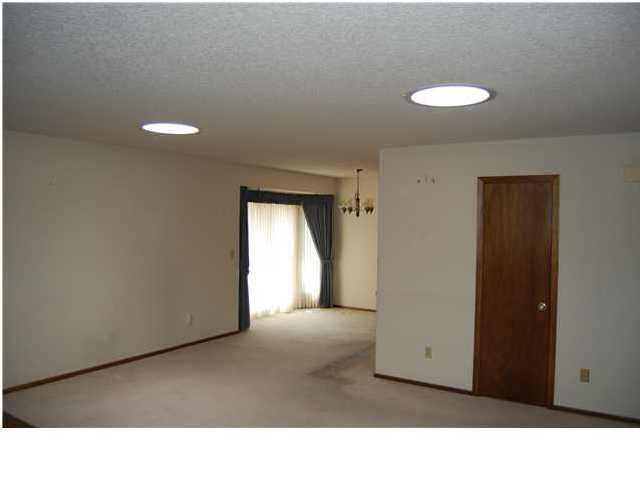 2476 S Dalton, Wichita, KS 67210