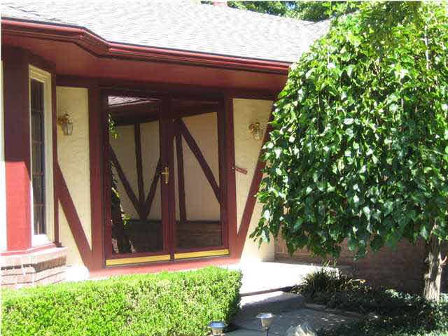 1406 Walnut Grove Rd, Derby, KS 67037