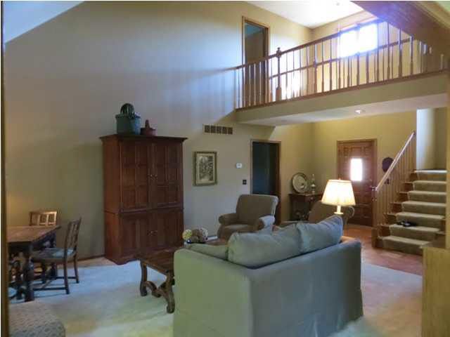 8409 E Greenbriar Ct, Wichita, KS 67226