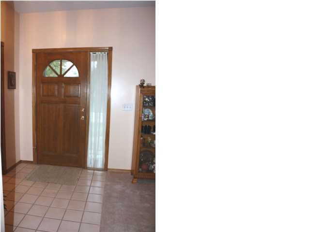 108 N Valley Stream Dr, Derby, KS 67037