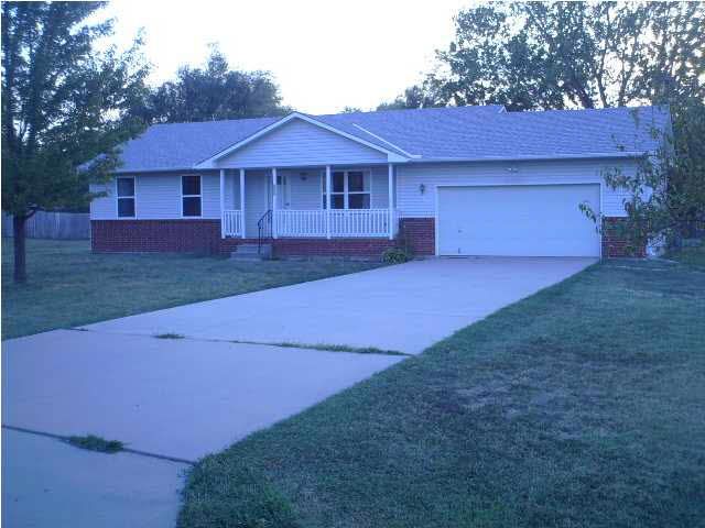 2211 S Crest, Wichita, KS 67207