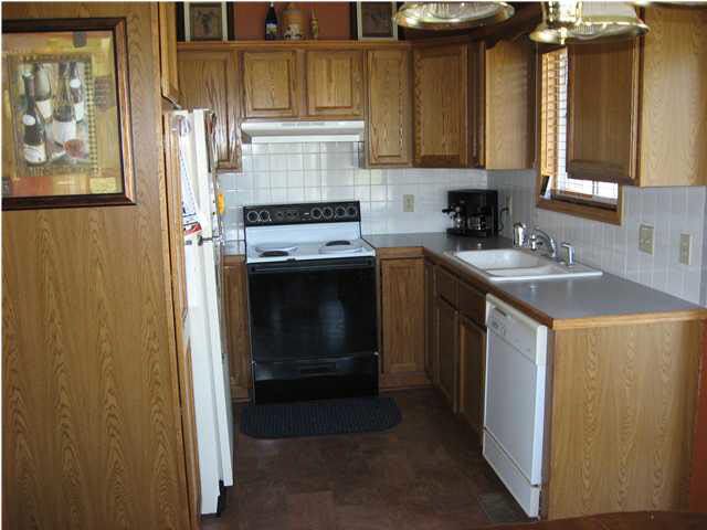 546 E Jayhawk Dr, Cheney, KS 67025