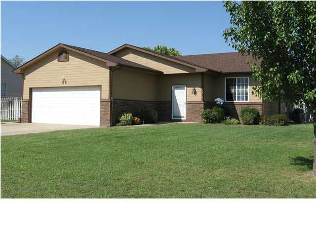 546 E Jayhawk Dr, Cheney, KS 67025