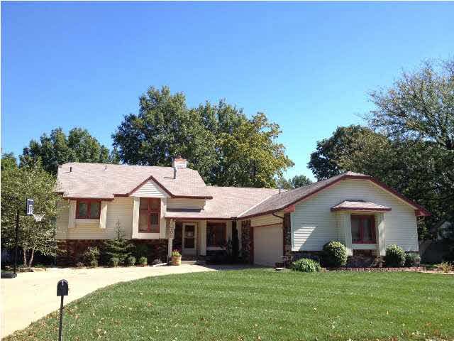 700 N Brook Forest, Derby, KS 67037