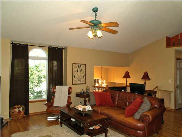 2113 E Sommerhauser Dr, Derby, KS 67037