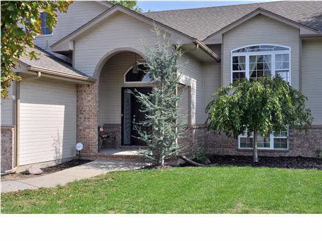 592 N Creek Trl, Kechi, KS 67067