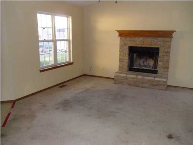 325 Sutton Dr, Newton, KS 67114