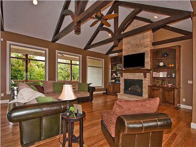 1137 E Waters Edge Ct, Derby, KS 67037