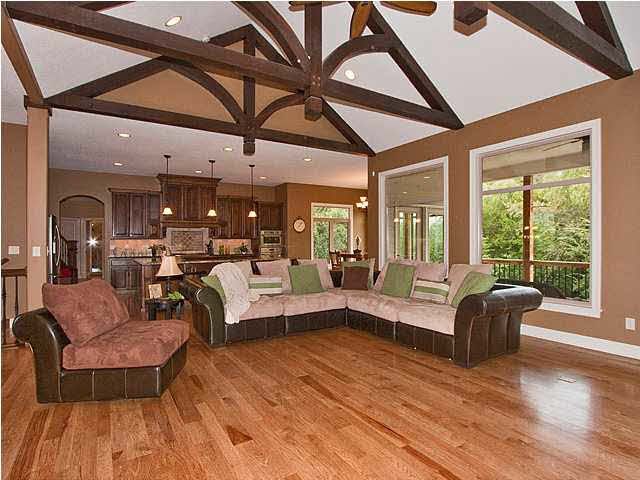 1137 E Waters Edge Ct, Derby, KS 67037