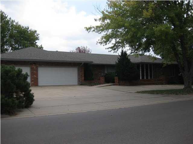 108 N Willo Esque, Wichita, KS 67212