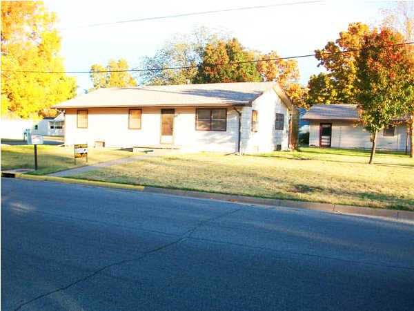 1000 E 14th, Hutchinson, KS 67501