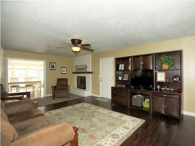 450 S Socora St, Wichita, KS 67209