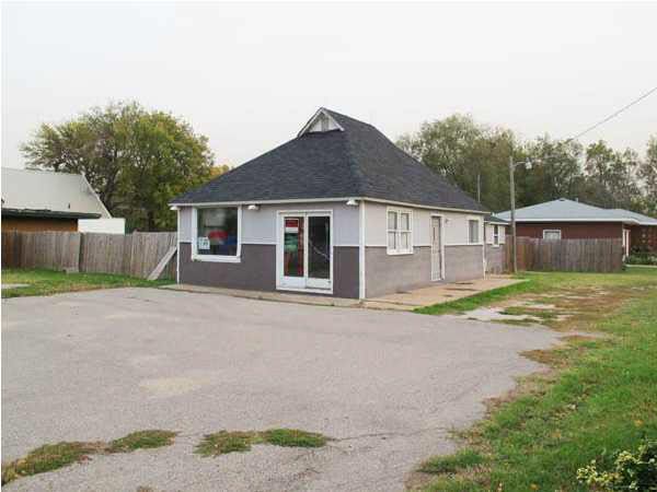 121 W Chicago, Colwich, KS 67030