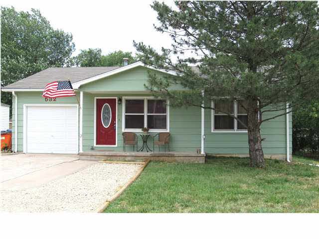 532 N 10th St, Towanda, KS 67144