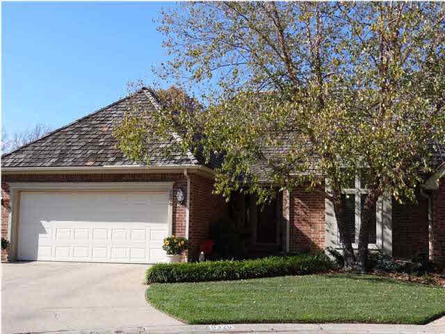 9320 E Bent Tree Cir, Wichita, KS 67226