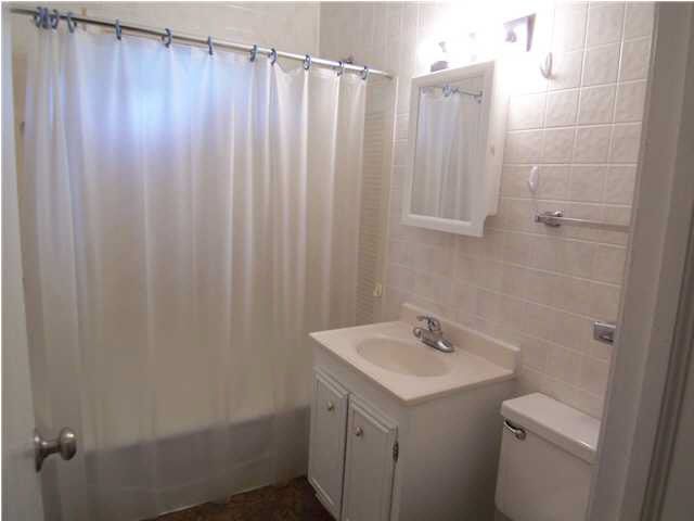 813 Barlow, Wichita, KS 67207